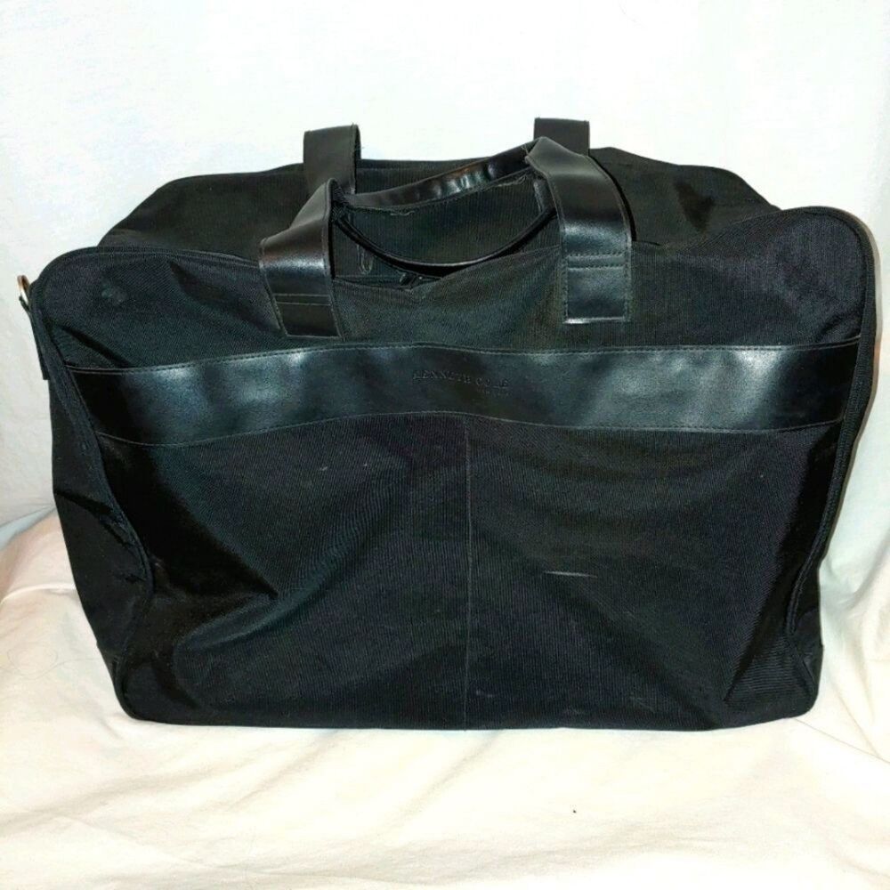Kenneth Cole Black Travel Weekender Duffle Bag.
